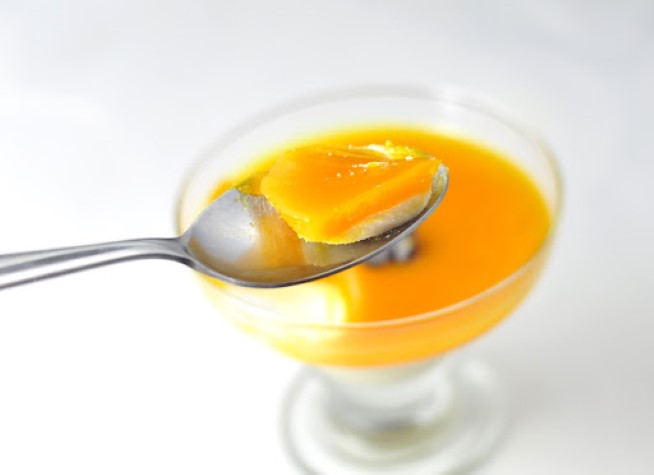 panna cotta with mango coulis